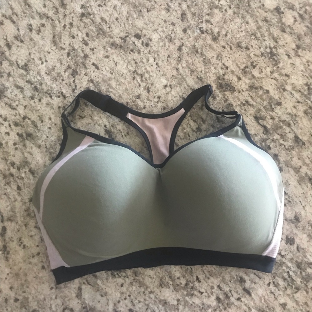 VS Incredible Sports Bra, 36DDD